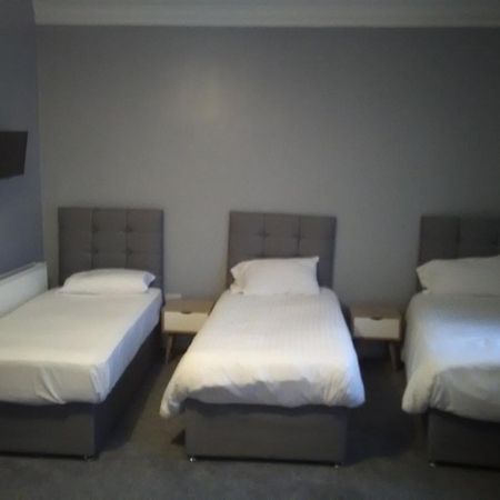 Newcastle West Hotel & Bar Номер фото
