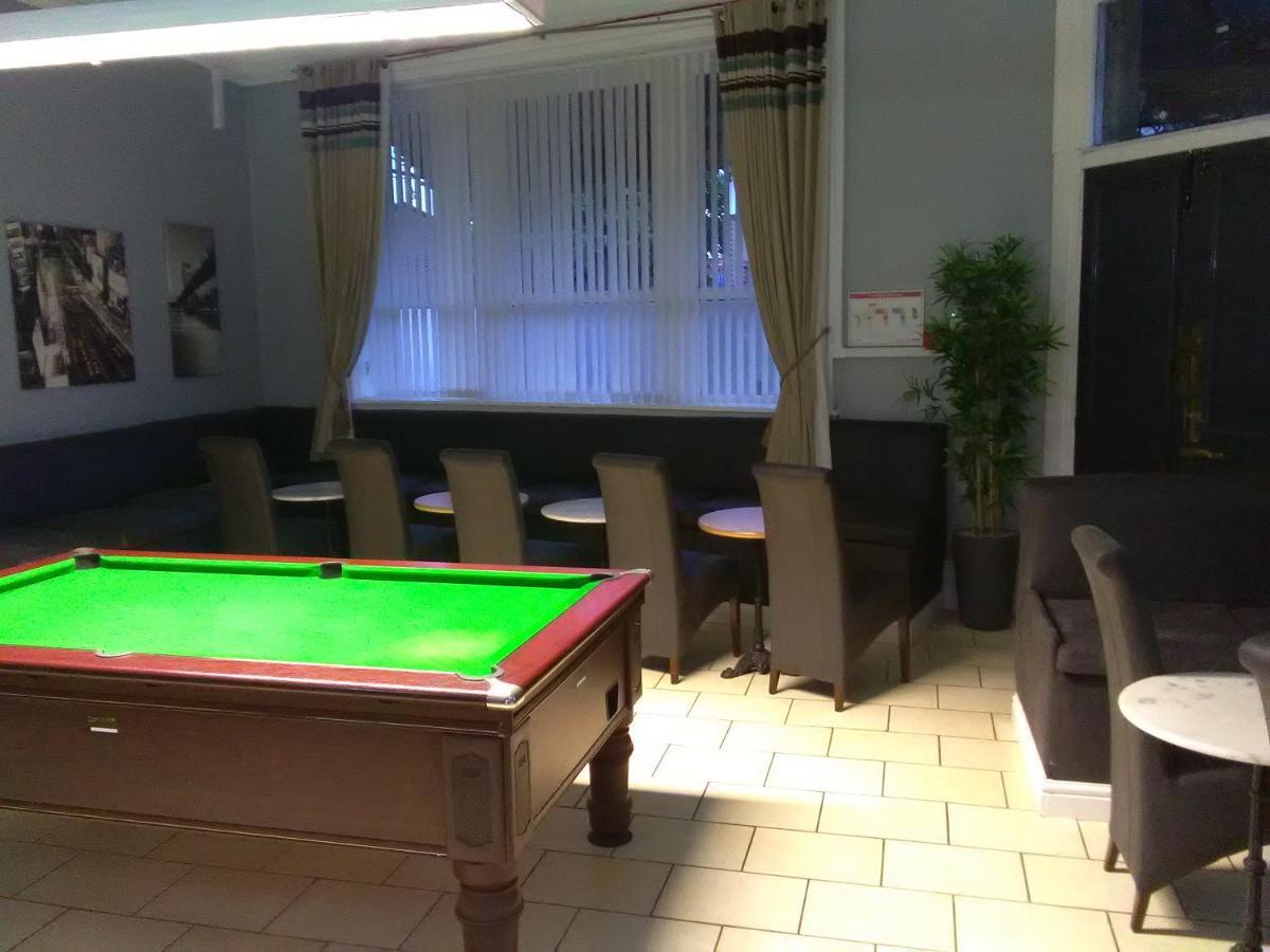 Newcastle West Hotel & Bar Екстер'єр фото