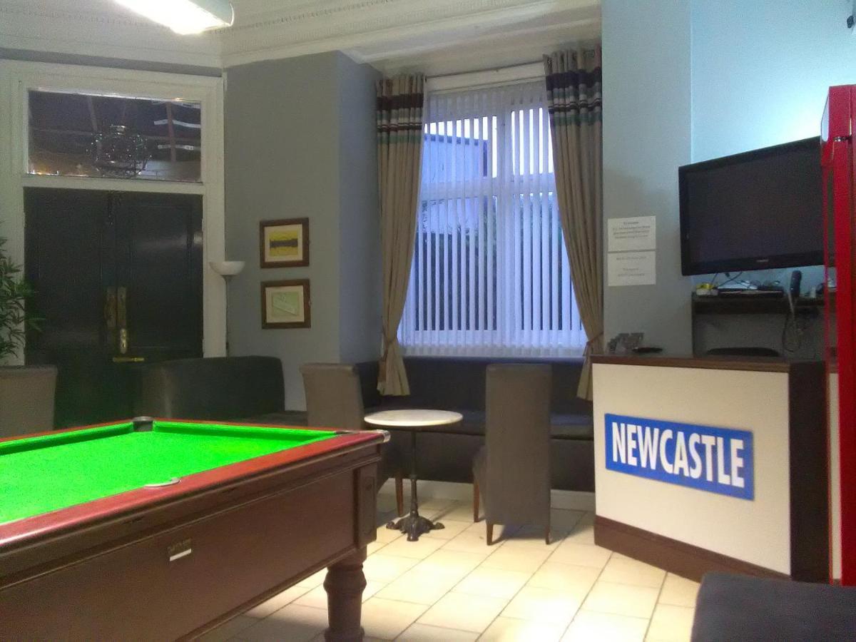 Newcastle West Hotel & Bar Екстер'єр фото