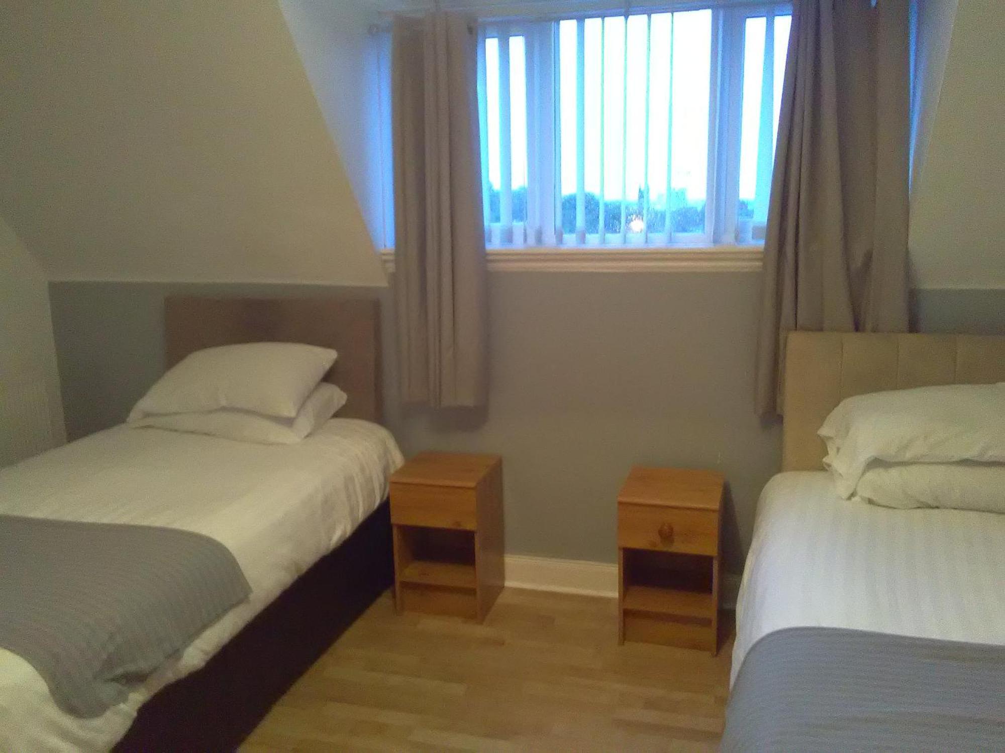 Newcastle West Hotel & Bar Номер фото