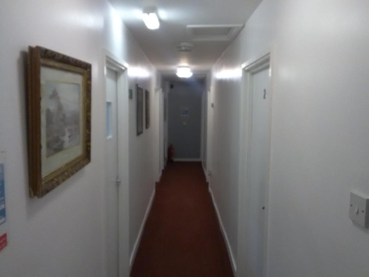Newcastle West Hotel & Bar Екстер'єр фото